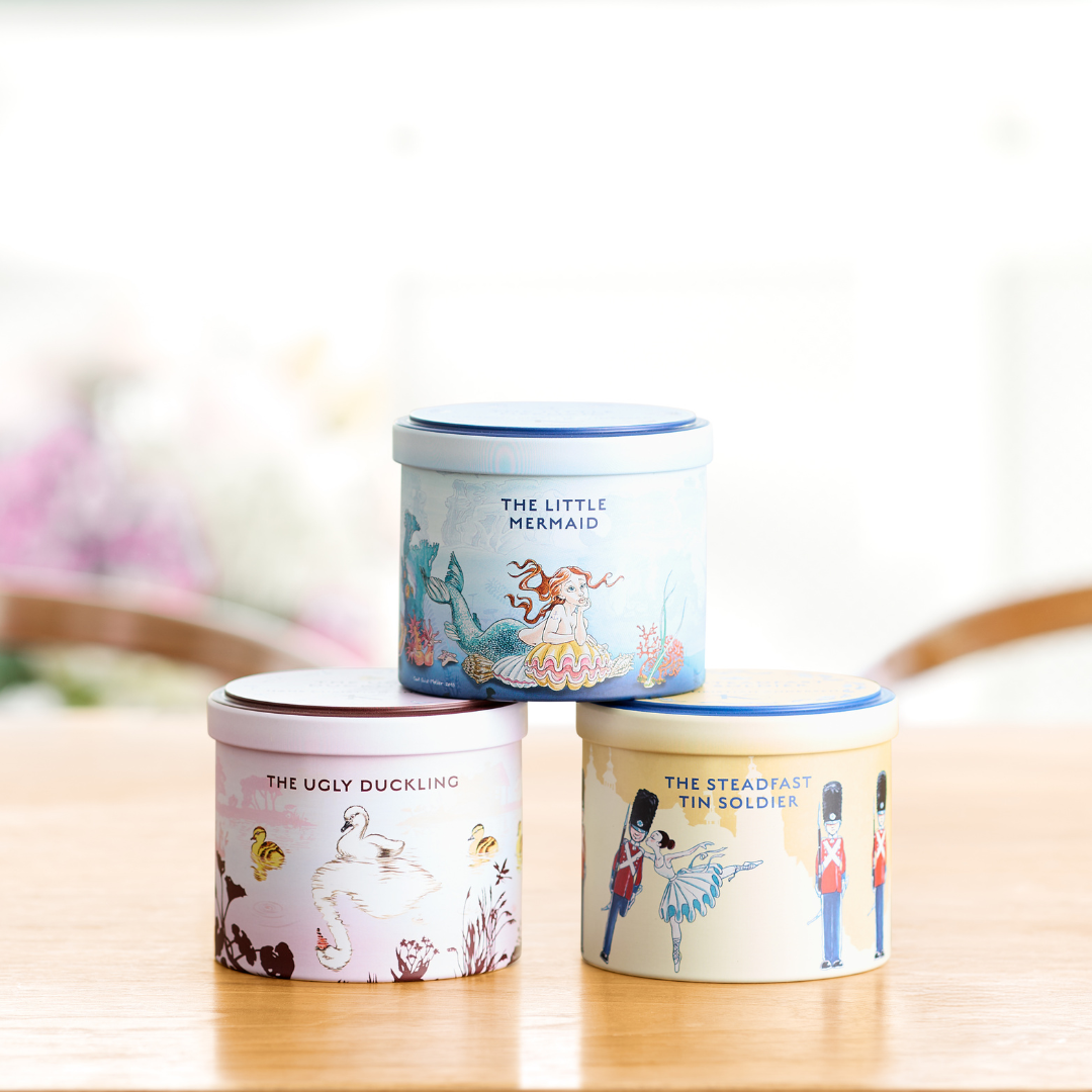 H.C. Andersen COLLECTION alle tre dåser på bord