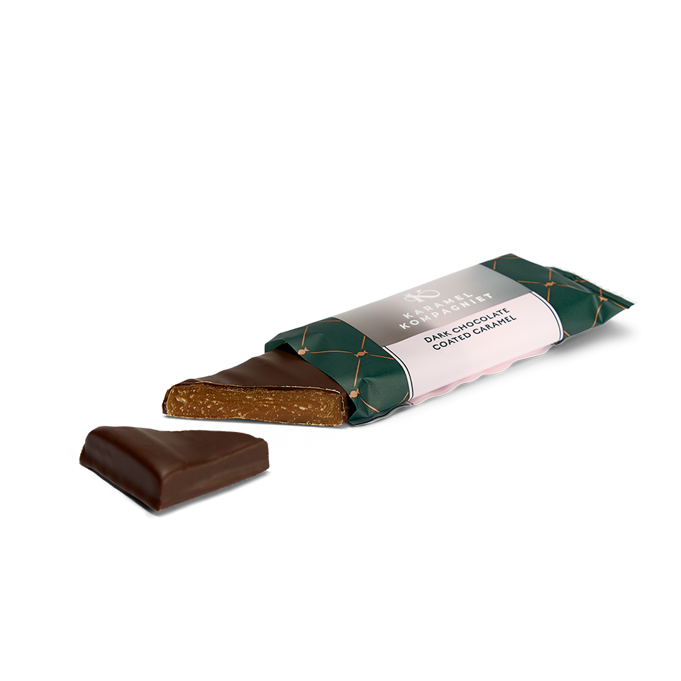 Chokoladeovertrukken Flødekaramel Bar skåret over