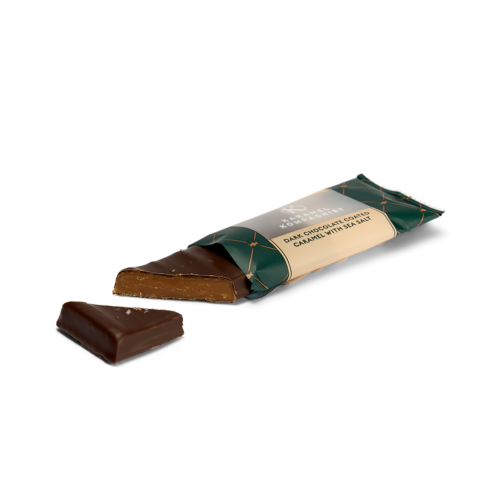 Chokoladeovertrukken Saltkaramel Bar skåret over